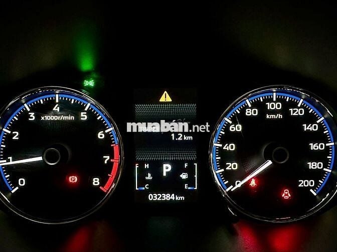 Mitsubishi Xpander Pre 2023 màu xám-32000km