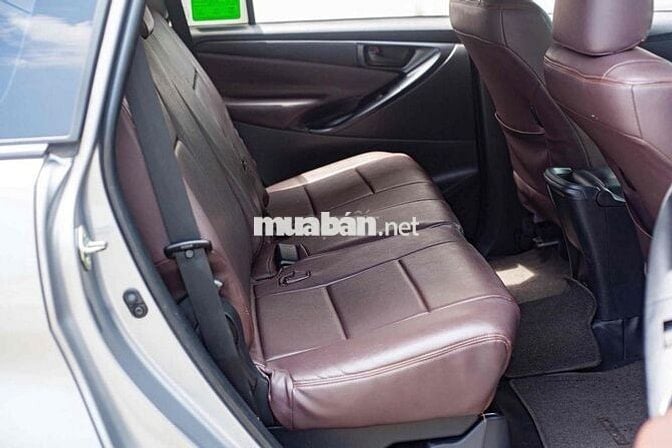 Toyota Innova 2024 E 2.0 MT - 55000 km