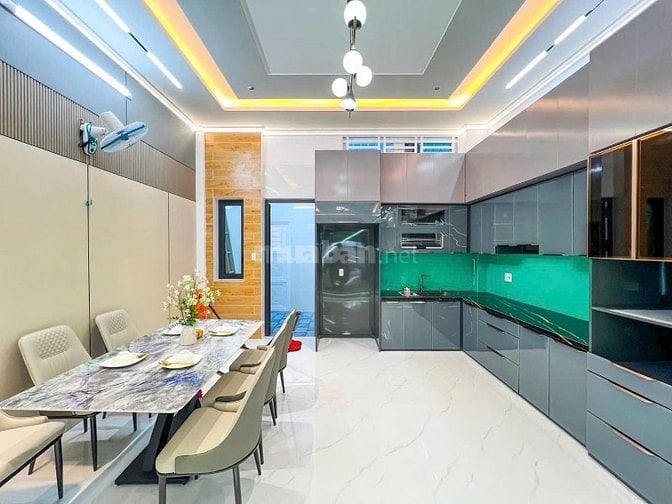 Nhà Bành Văn Trân, Tân Bình – 1 Trệt, 2 Lầu, 5PN – Gần Chợ, Trường Học