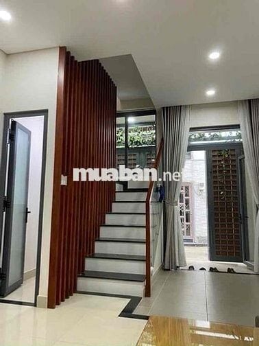Bán nhà đường 6mét Võ Văn Ngân khu vip Bình Thọ 3 tầng 3PN 3WC