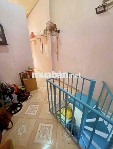 Chính chủ Bán nhà mt hẽm 140 Lê Quốc Hưng q4 hcm 1 trệt 2 lầu 2pn3wc