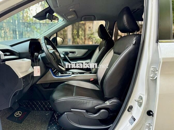 Veloz 2022 số tự động màu trắng