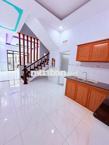 BÁN NHÀ CHÍNH CHỦ SỔ RIÊNG MỚI XÂY GIÁ 1,25 TỶ, 68m2, ĐỨC HÒA, LONG AN