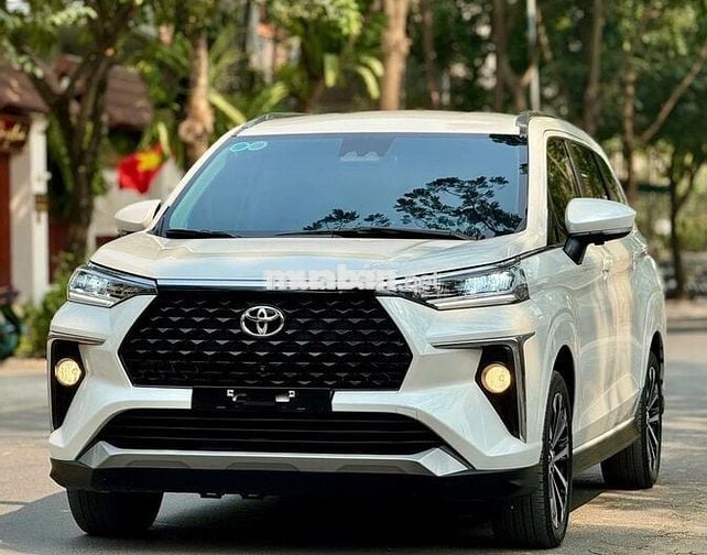 Veloz 2022 số tự động màu trắng