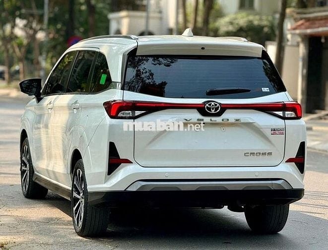 Veloz 2022 số tự động màu trắng