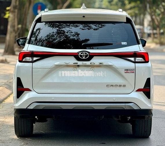 Veloz 2022 số tự động màu trắng