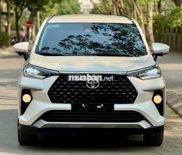 Veloz 2022 số tự động màu trắng