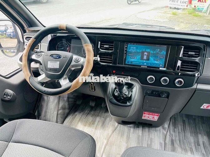 Ford Transit 2024 Rất Mới - Nhiều Phụ Kiện Lên Săn