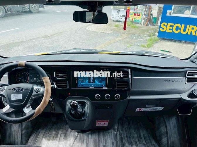 Ford Transit 2024 Rất Mới - Nhiều Phụ Kiện Lên Săn