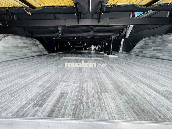 Ford Transit 2024 Rất Mới - Nhiều Phụ Kiện Lên Săn