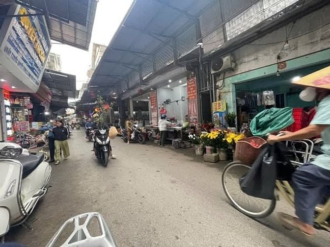 đất mặt chợ kinh doanh buôn bán,ac quan tâm ib zl 0898330698