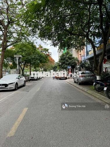 Bán nhà mặt phố Nguyễn Đình Hoàn DT 110m2 - MT 7m3 - 35 tỷ - KD VP Bán nhà mặt phố Nguyễn Đình Hoàn DT 110m2 - MT 7m3 - 35 tỷ - KD VP