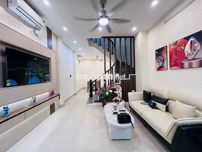 Bán Nhà Đình Thôn - 42M2 - Ô Tô Tránh - Vải Bước Chân Ra Mặt Phố