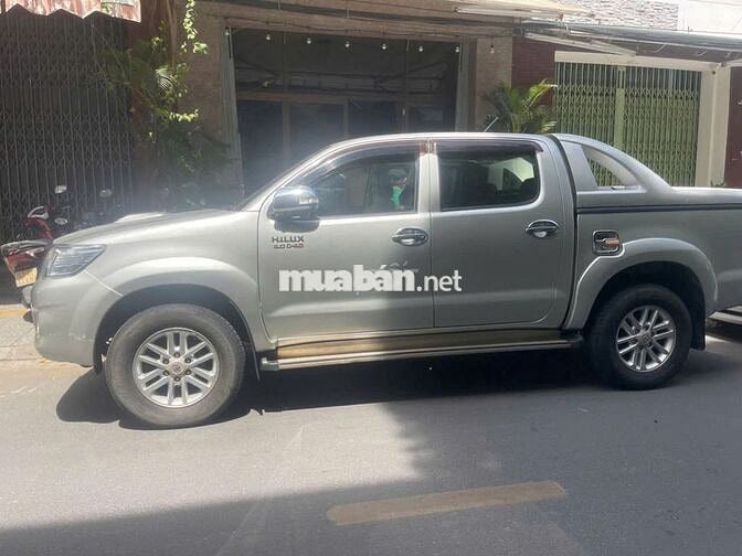 Toyota Hilux 2012, giá 365 triệu đồng