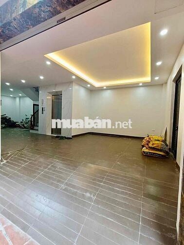 Bán Nhà Trần Cung - Lô Góc - Thang Máy - Ô Tô - Nhiều Phòng Ngủ