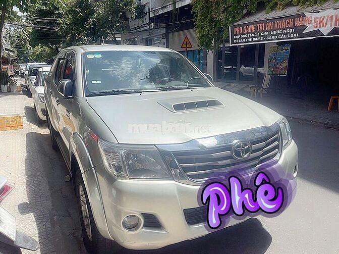 Toyota Hilux 2012, giá 365 triệu đồng
