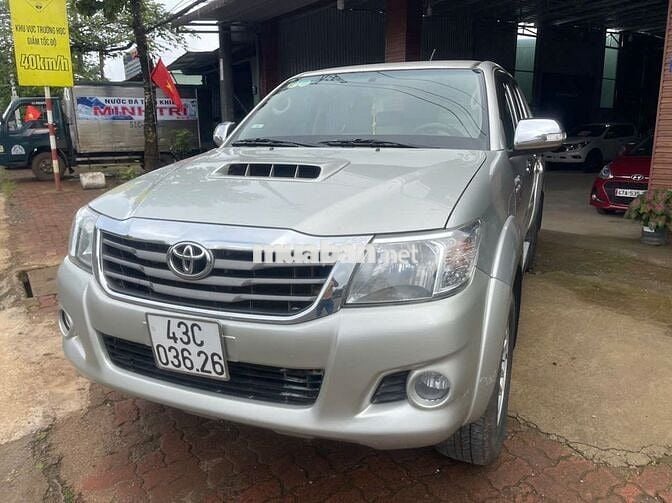 Toyota Hilux 2012, giá 365 triệu đồng