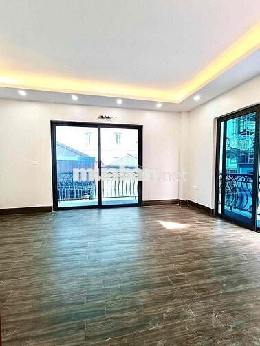 Bán Nhà Trần Cung - Lô Góc - Thang Máy - Ô Tô - Nhiều Phòng Ngủ