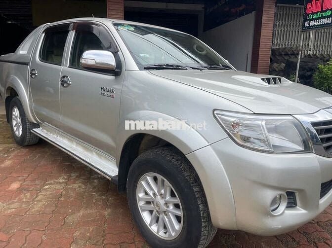 Toyota Hilux 2012, giá 365 triệu đồng