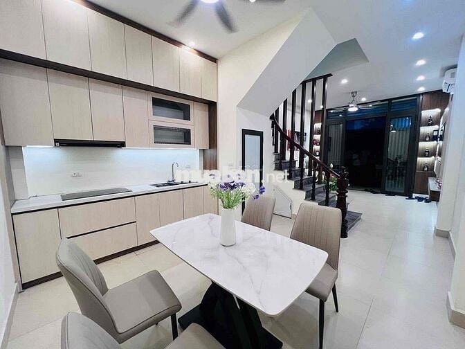 Bán Nhà Đình Thôn - 42M2 - Ô Tô Tránh - Vải Bước Chân Ra Mặt Phố