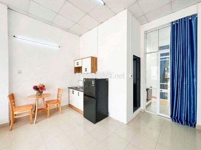 Mới 100% ! Dạng studio balcon - Full Nội Thất - Ngay Vòng Xoay Dân Chủ