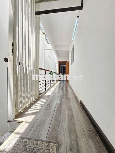 Penhouse Nguyên Tầng Rộng 60m2 - Full option - Nguyễn Trãi Quận 1