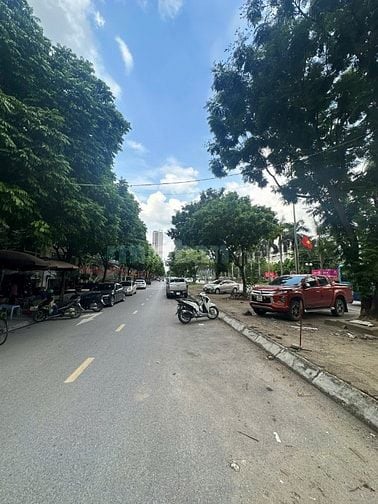 Bán tòa nhà văn phòng mặt đường Lê Trọng Tấn khu A Geleximco.