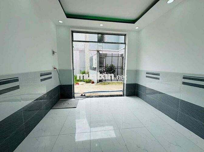 cần bán gấp nhà 1 trệt + 1 lầu . giá 650 triệu