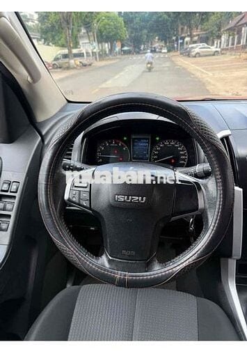 Isuzu Dmax 2016 LS 2.5 4x2 MT - 100000 km