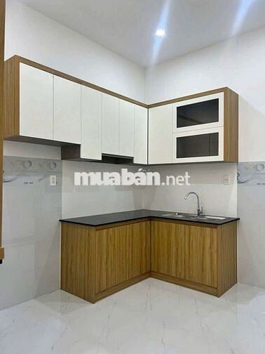 Nhà mới xây cách biển 1Km cách đường oto 10