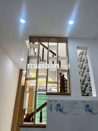 Nhà mới xây cách biển 1Km cách đường oto 10