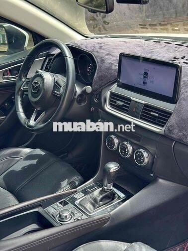 Mazda 3 sản xuất 2018 siêu lướt