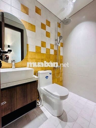 Nhà Sân Vườn Bờ Kè Trường Sa _ 3PN 3WC, nội thất sang chảnh