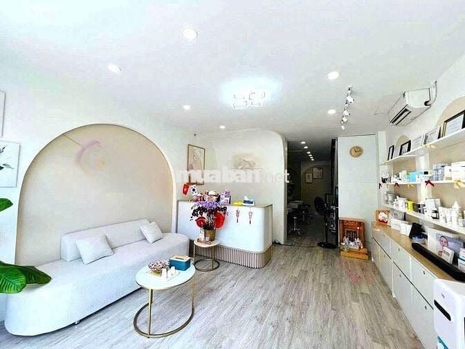 Cho Thuê Nhà Đường Điện Biên Phủ, Bình Thạnh, Lầu suốt, 2WC - Nhà Rộng