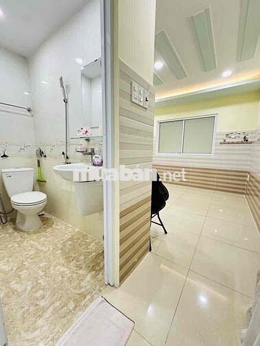 PHÚ NHUẬN .p5 HOÀNG HOA THÁM.4PN.4WC Nở Hậu.HXH.Cách mặt tiền 100m