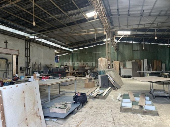 Cho thuê kho xưởng 900m2 gần đường Nguyễn Duy Trinh, P. Long Trường,Q9