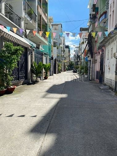 Cho thuê nhà hẻm xe hơi đường Thành Thái, Phường Diên Hồng, Quận 10