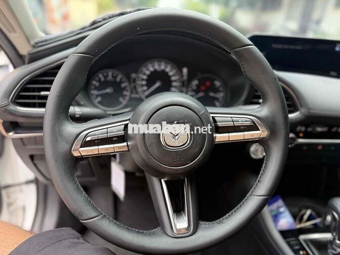 Mazda 3 2024 1.5L Luxury - 33000 km