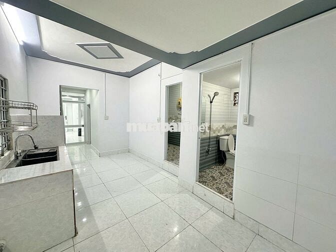 Nhà Trệt Lầu 3PN Hẻm Đường Hùng Vương chỉ 5,5 triệu