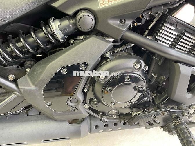 Kawasaki VUCAN 650 đen nhám biển số TP