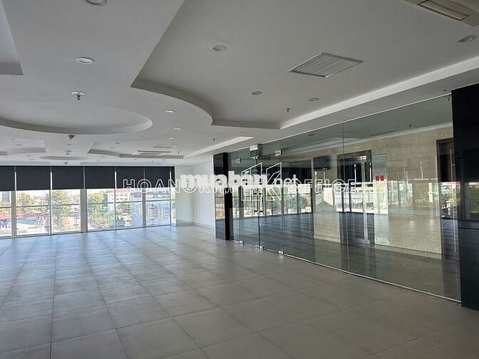 Thuê văn phòng Quận Tân Bình, Cộng Hòa 90–180m² full nội thất