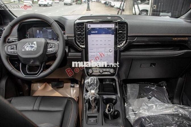 Ford Ranger 2025 Wildtrak 2.0L 4x4 AT chỉ 845tr