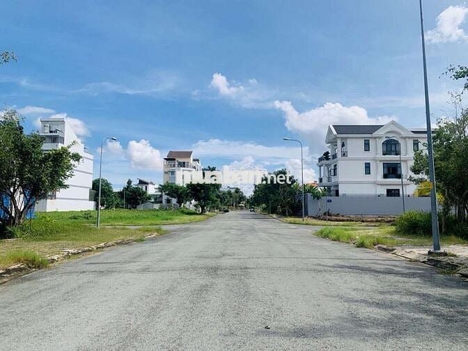Đất nền sổ hồng riêng Cảng Sài Gòn, giá 61 triệu/m2