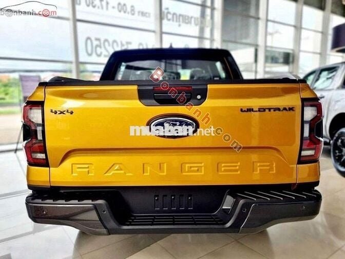 Ford Ranger 2025 Wildtrak 2.0L 4x4 AT chỉ 845tr