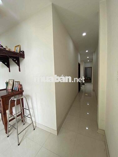 nhà mặt tiền hưng đạo vương 2 lầu chính chủ