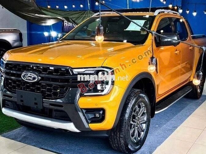 Ford Ranger 2025 Wildtrak 2.0L 4x4 AT màu cam
