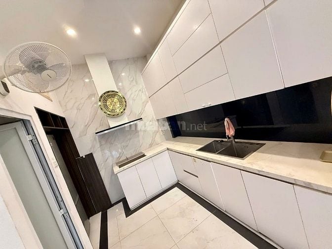Cho thuê nhà riêng 32m2 x 5 tầng Nguyễn Xiển, Thanh Xuân 