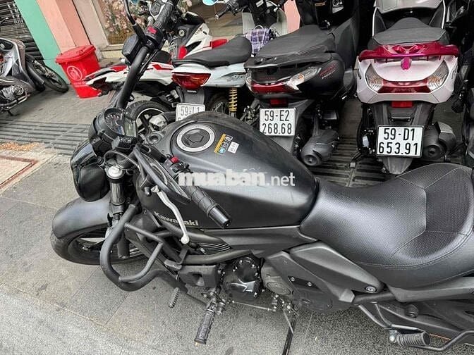 Kawasaki VUCAN 650 đen nhám biển số TP