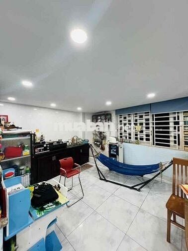 Nhà nở hậu , Ngay Tên Lửa - 4 tầng , 46m2 - Hoàn Công - hơn 5ty