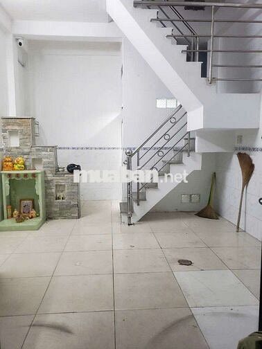 Hẻm đẹp TP Ngay vườn lài 4lầu,3pn,Chỉ : 3,5Tỷ